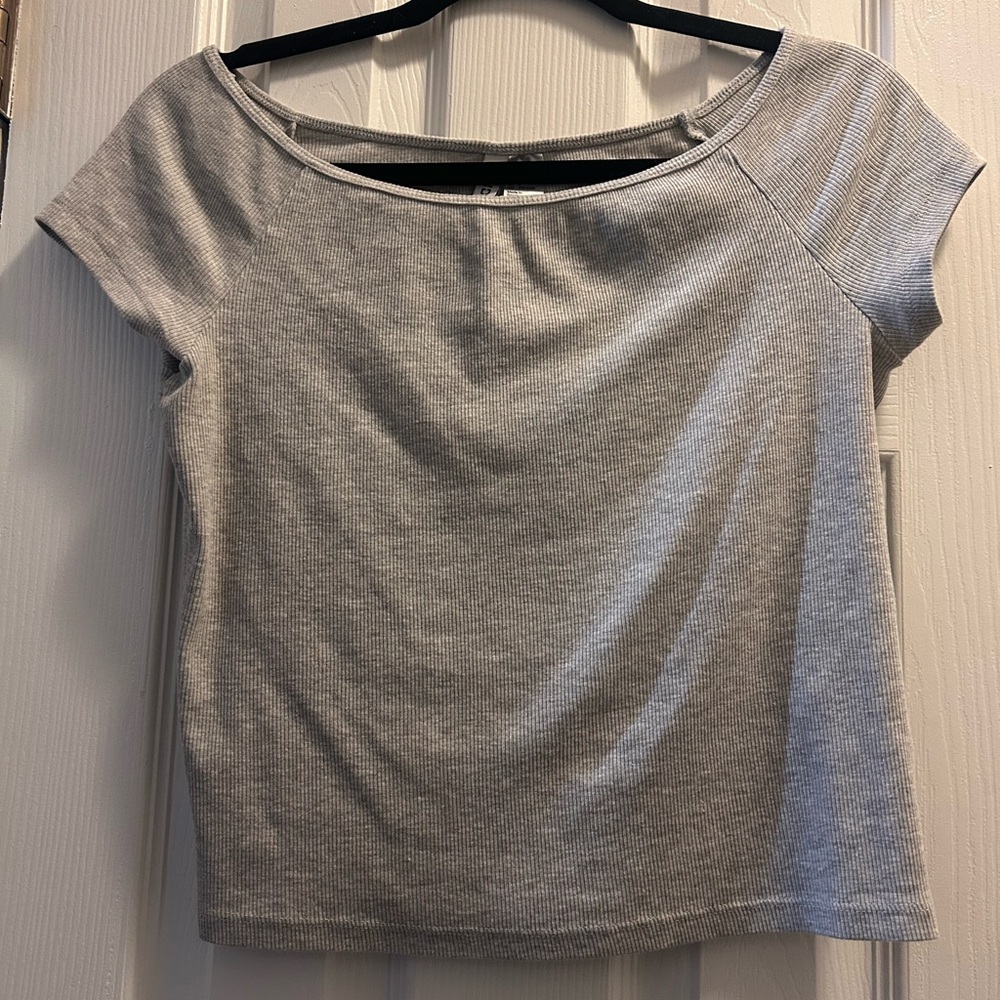 H&M Light Gray Ribbed off the shoulder Short Sleeve Tee